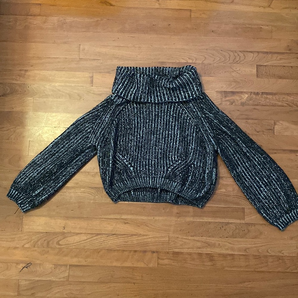 LF Knit turtleneck sweater